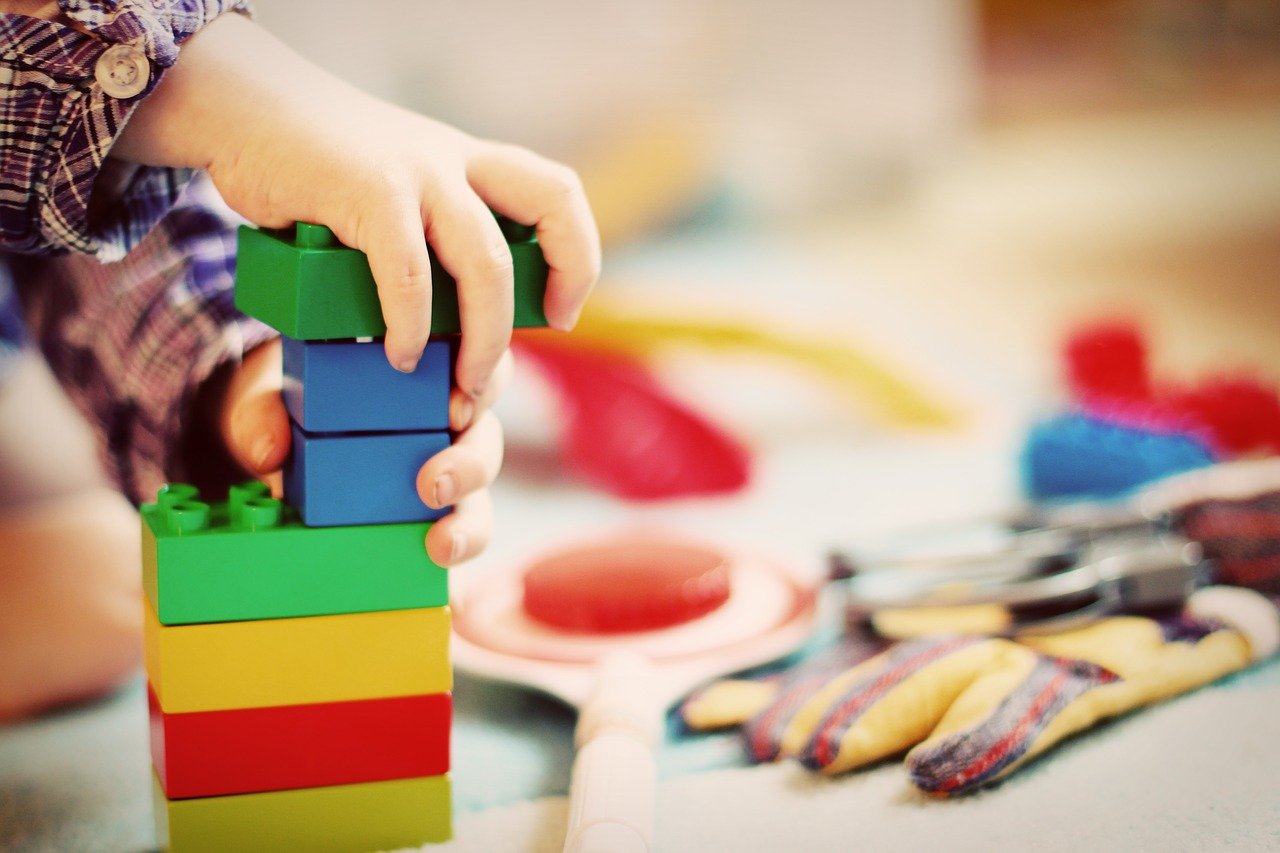 Lee más sobre el artículo Manos Trabajadoras – Ejercicios de motricidad fina para niños